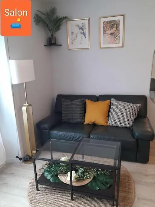 Dinan Proche Gare Apartment