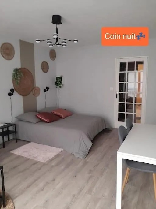 Dinan Proche Gare Apartment 0*,  France